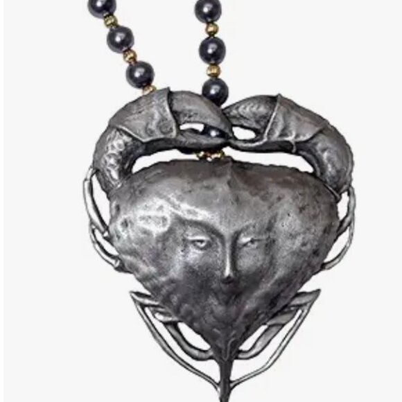 Pirates of the Caribbean Tia Dalma Masters Necklace - Picture 2 of 2